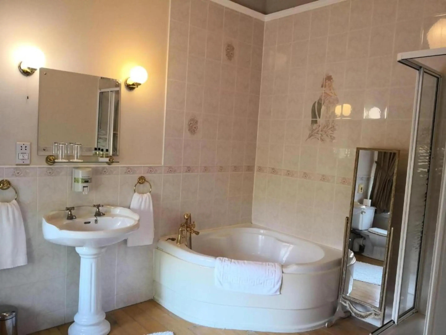 Oyo Dunmar House Hotel