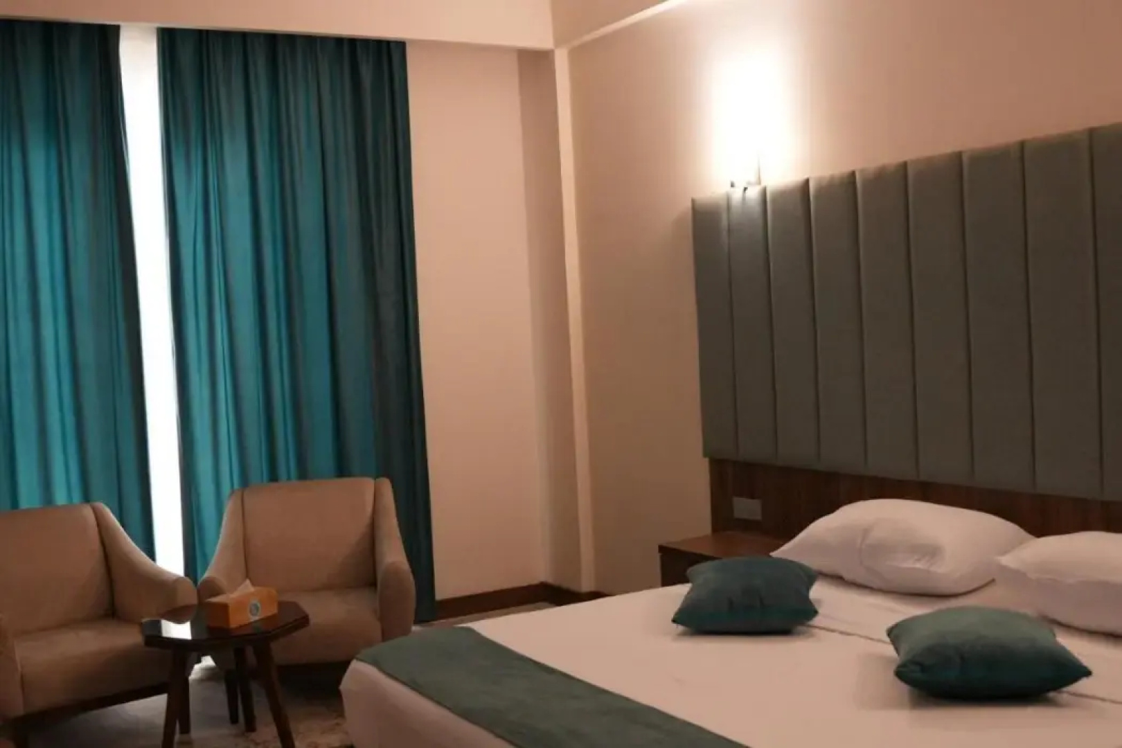 Khawarnaq Palace Hotel