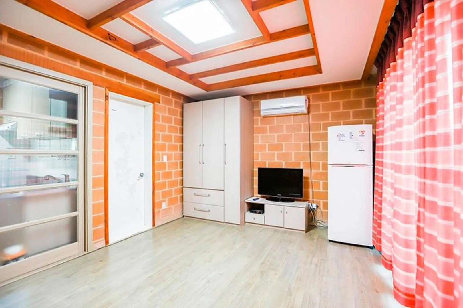 Goesan Geumneung Hwangto Pension