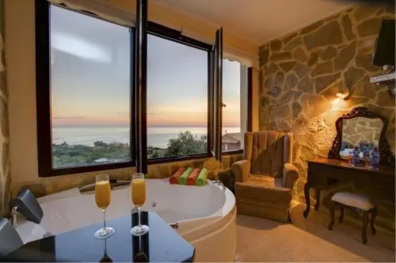 Paramonas Villa 0 Pool Air Con WiFi