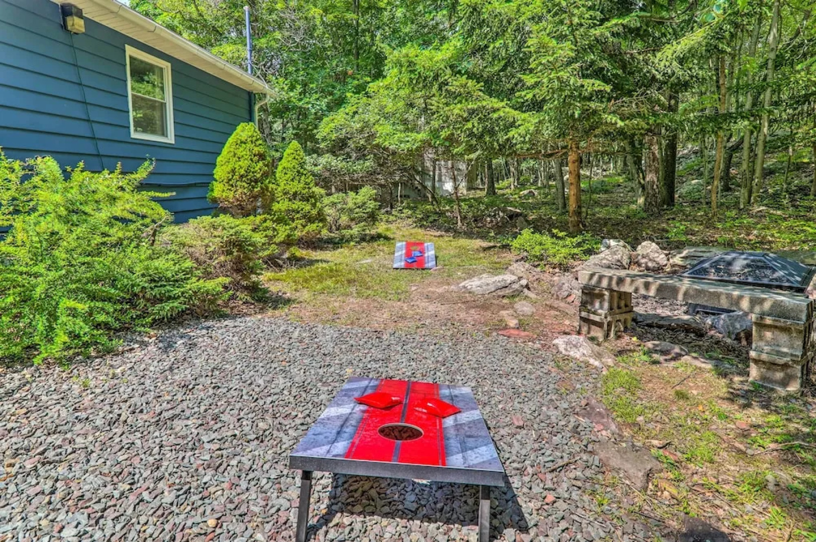 Fire Pit & Community Perks: Blakeslee Cottage!