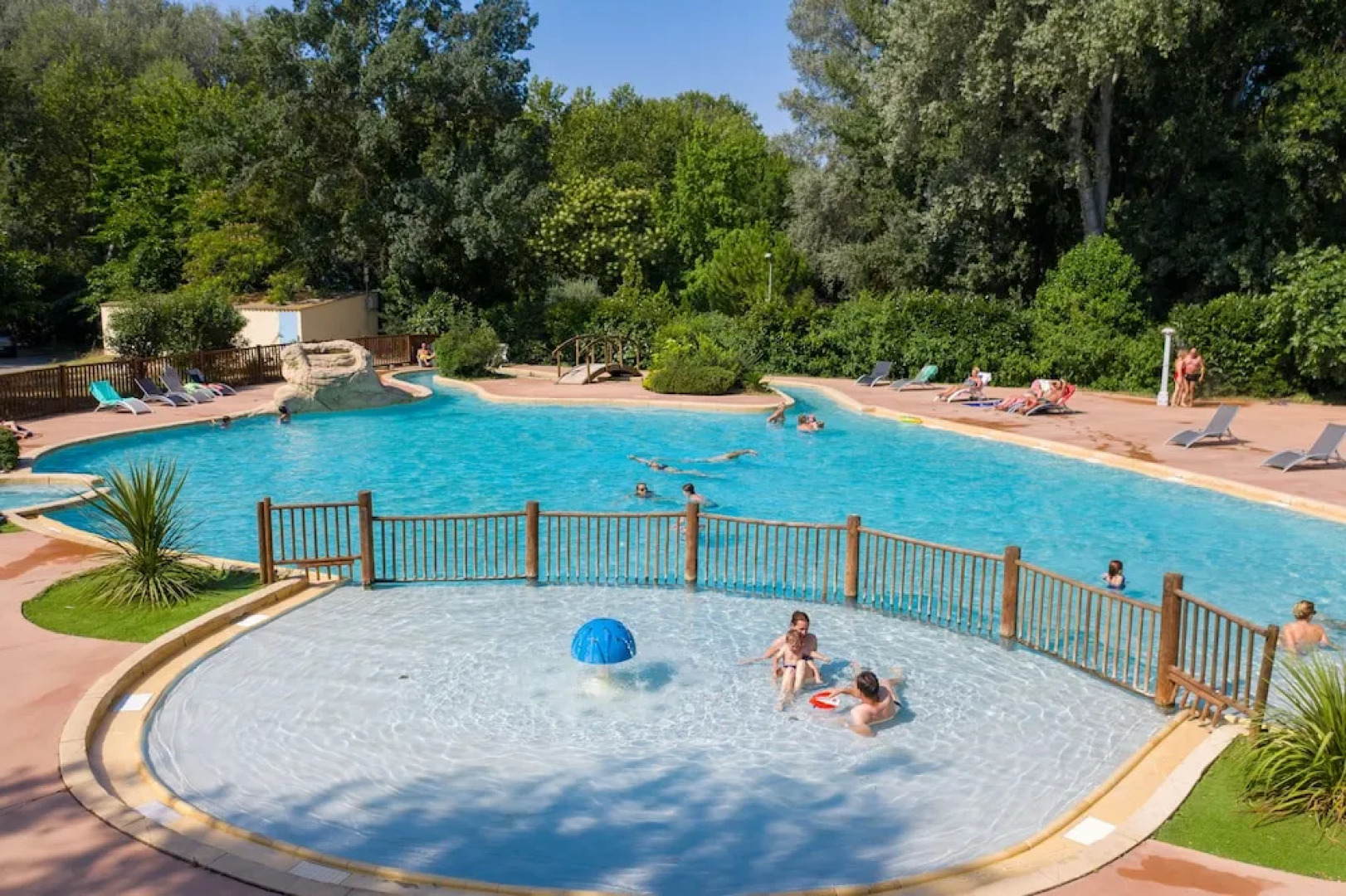 Camping Du Pont D'Avignon