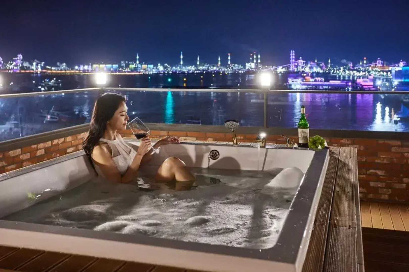 Pohang Terminal Brown Dot