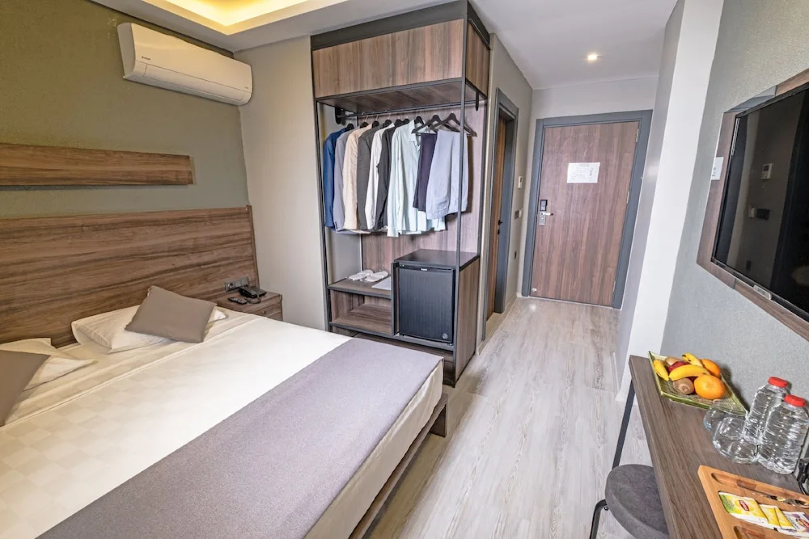 Candarli Iseo Hotel
