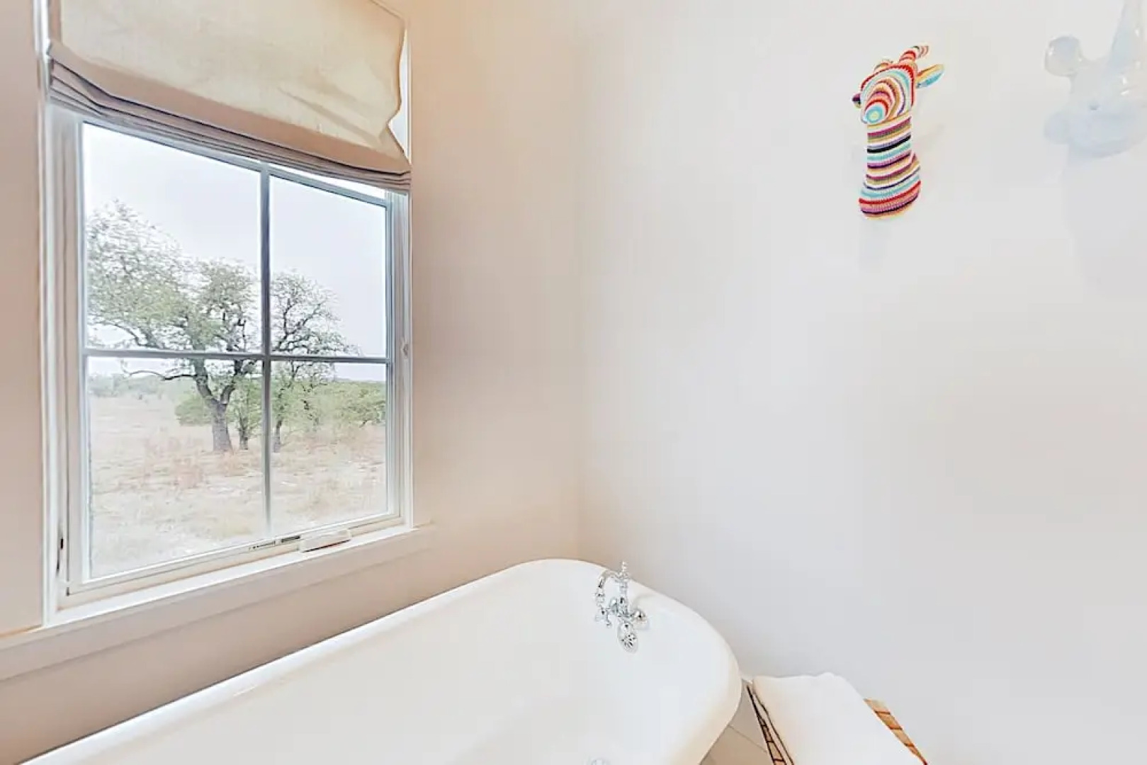 Hill Country Home - 3 Br home by RedAwning