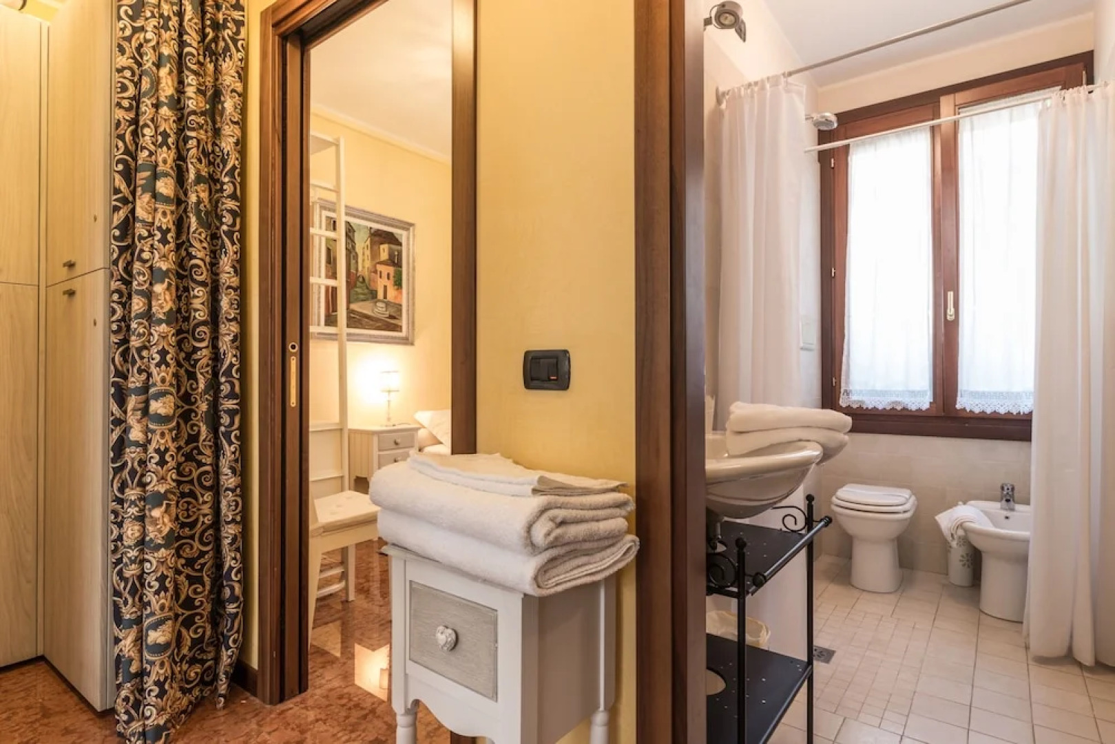 Like Venice Out of The Crowd