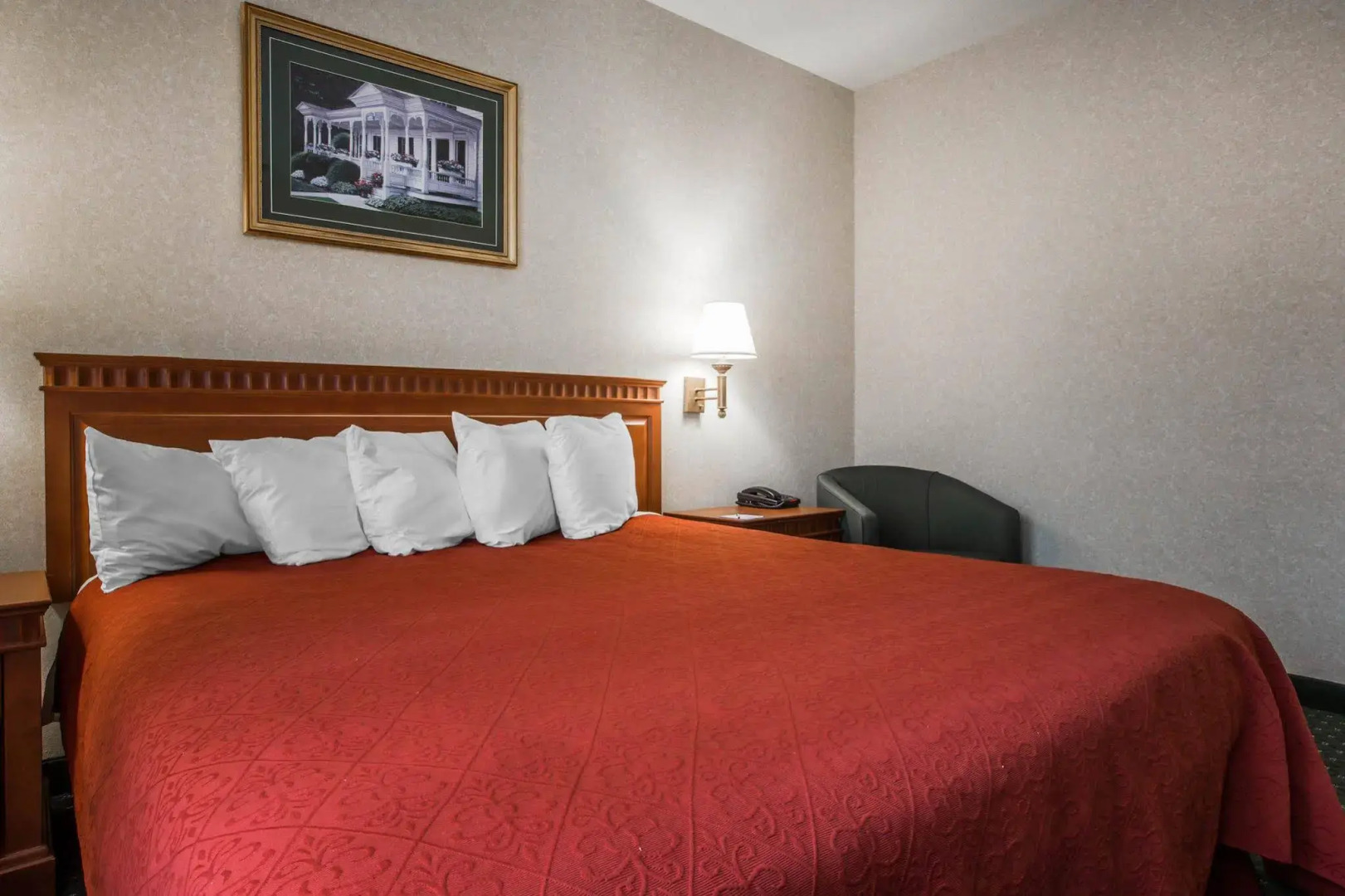 Econo Lodge Glens Falls / Lake George
