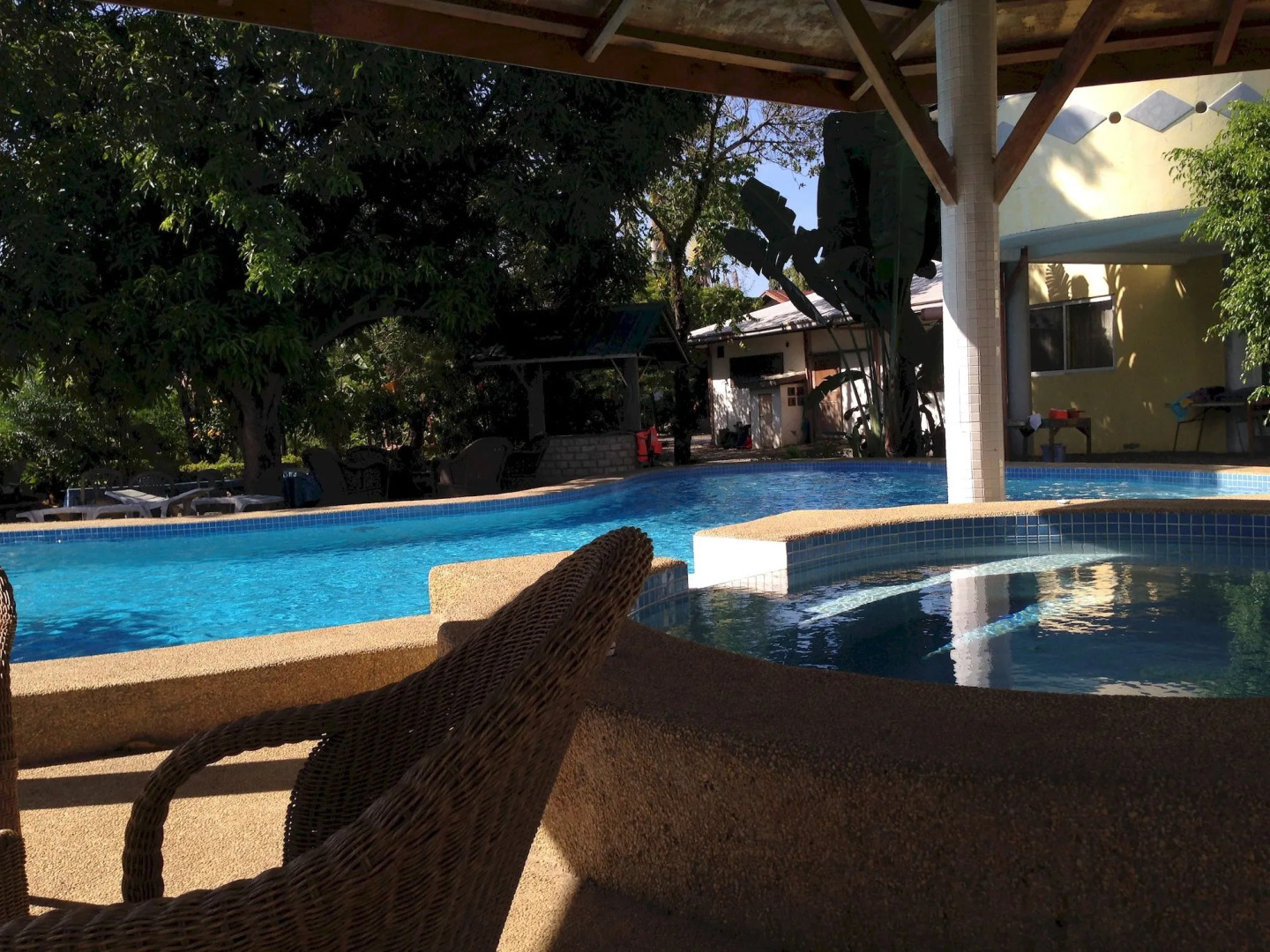 Lapu Lapu Cottages and Restaurant