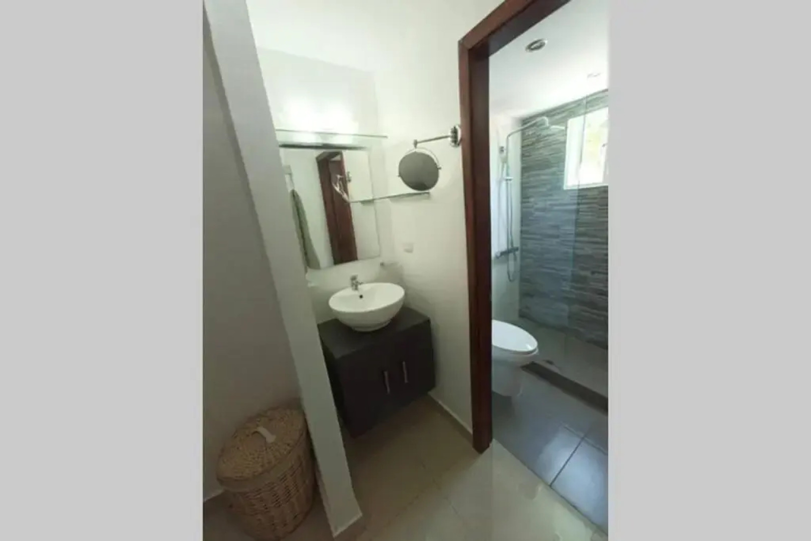 Lia Amanda Edificio 5