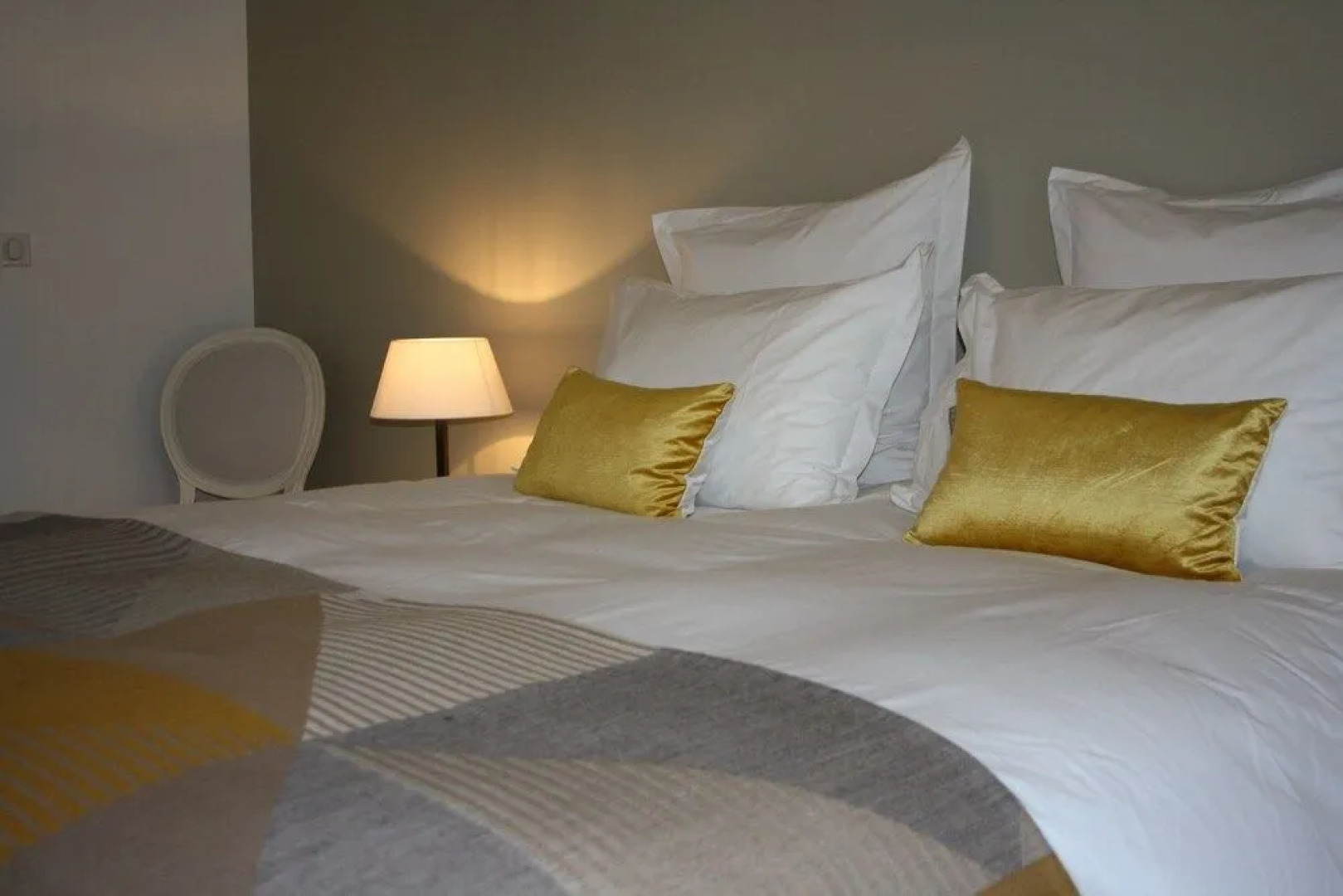 Les Enclos Bed and Breakfast