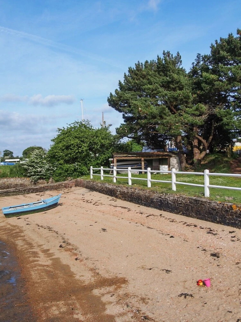 Original Seaside House in Brittany With 4 Bedrooms, Lovely Garden, Jet