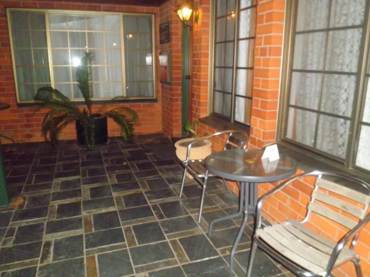 Poet's Recall Motel & Restaurant