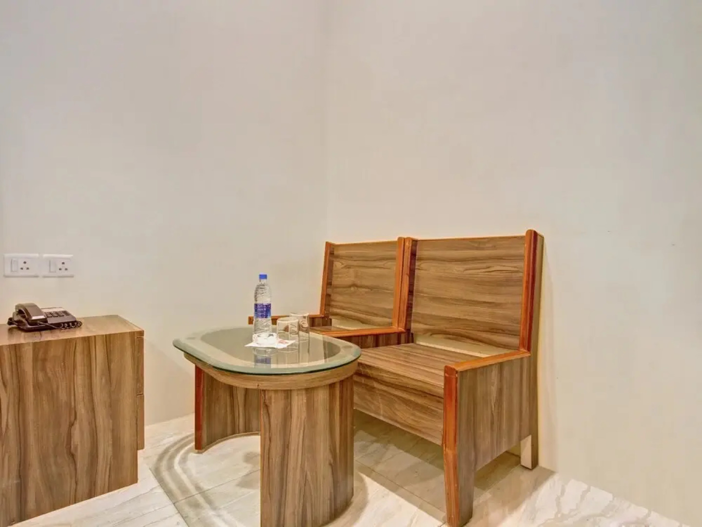 OYO 30970 AAR Royal Residency