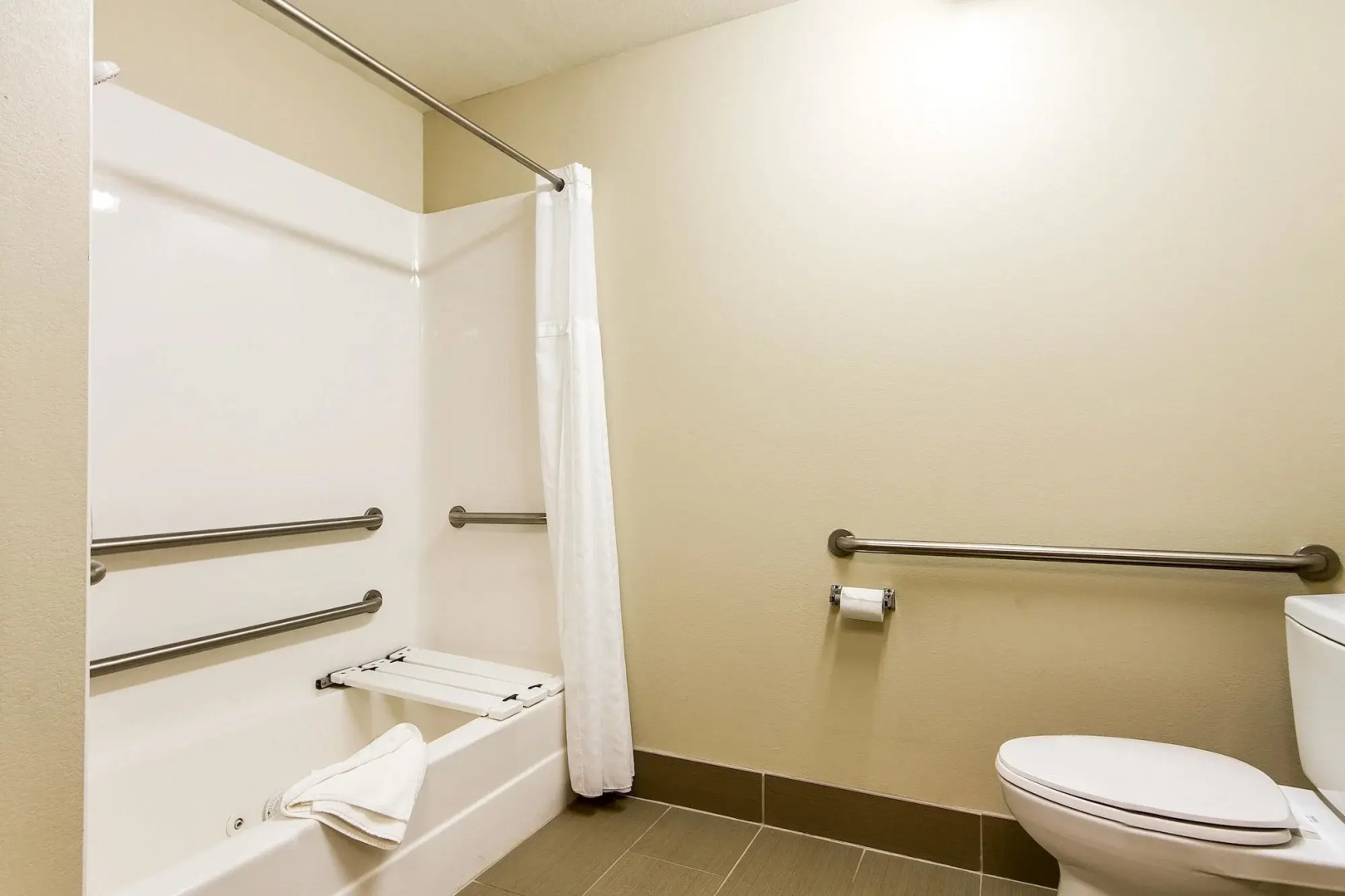 Comfort Inn & Suites Redwood Country