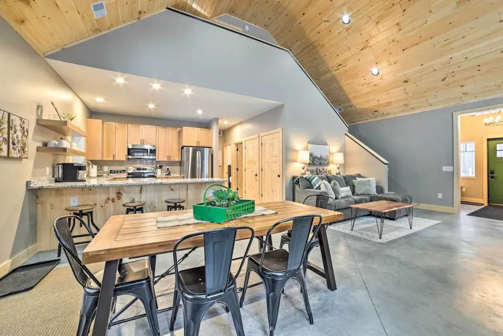 Bellaire Family Cabin: All-season Retreat!