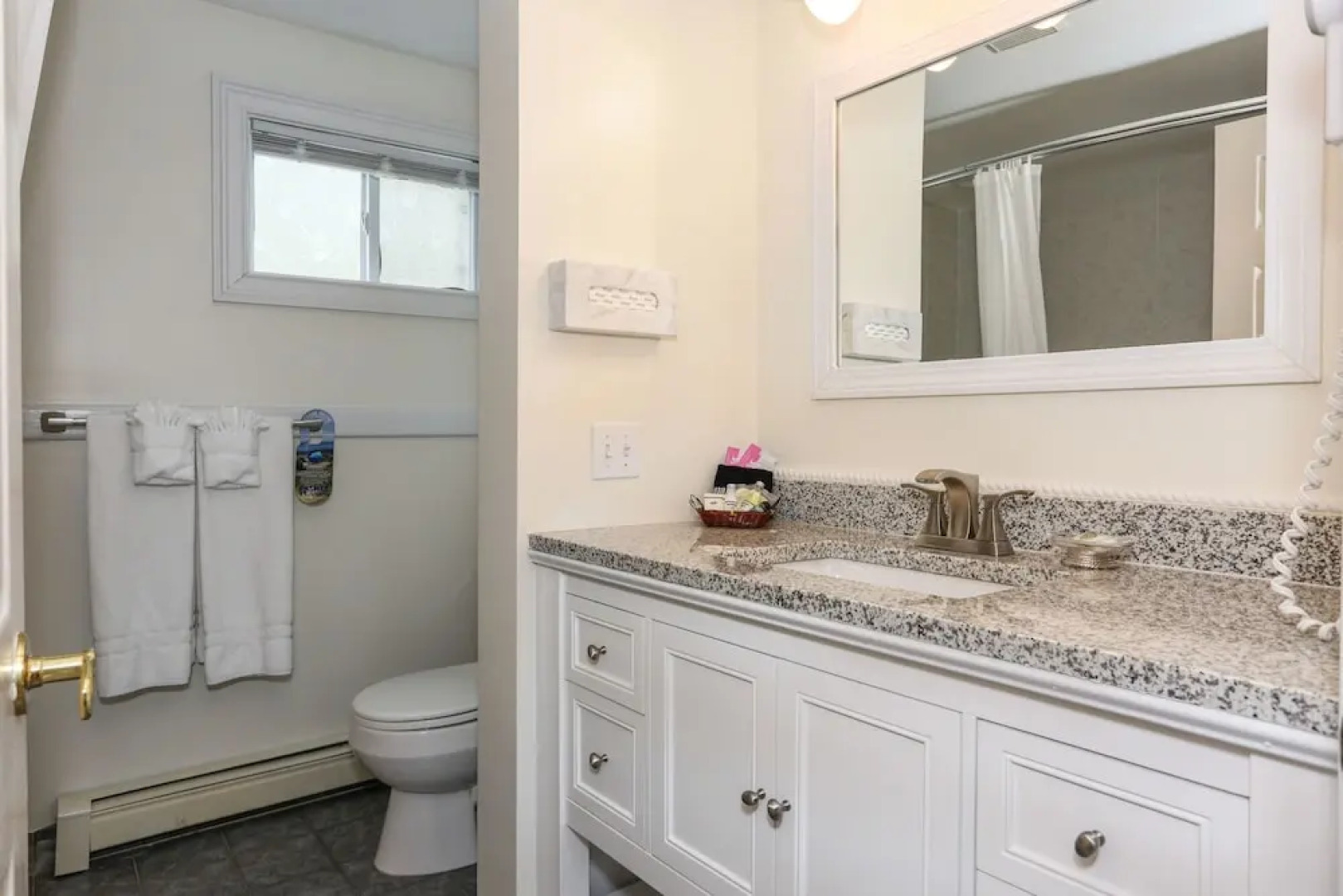 Eagle Wing Inn - Cape Cod