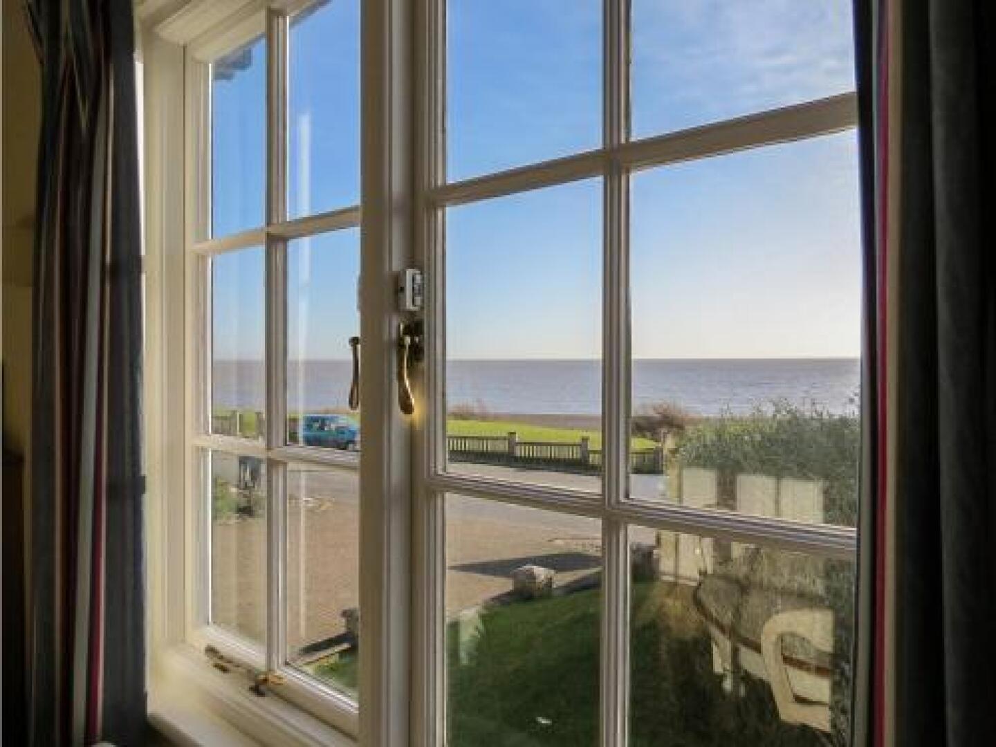 Ogilvie Lodge Apartment