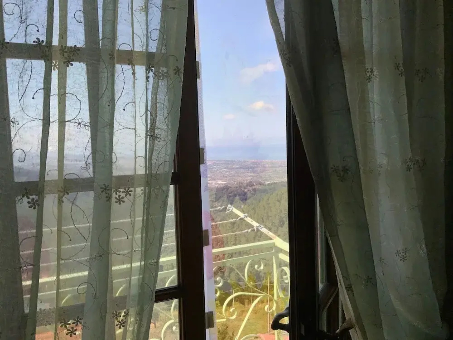 Apartment - Sleeps 2, Balcony & Parking