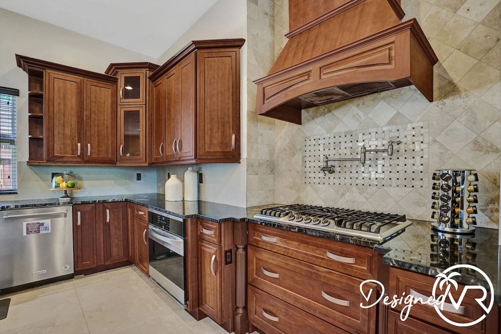 8-BR with Pool & Mini-golf & Soccer