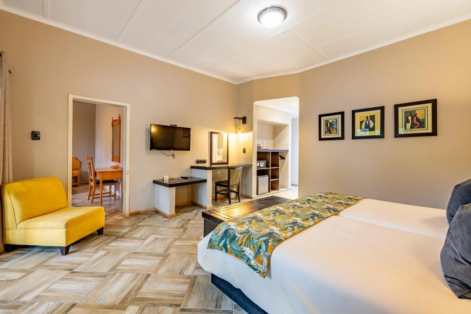Hotel Numbi and Garden Suites