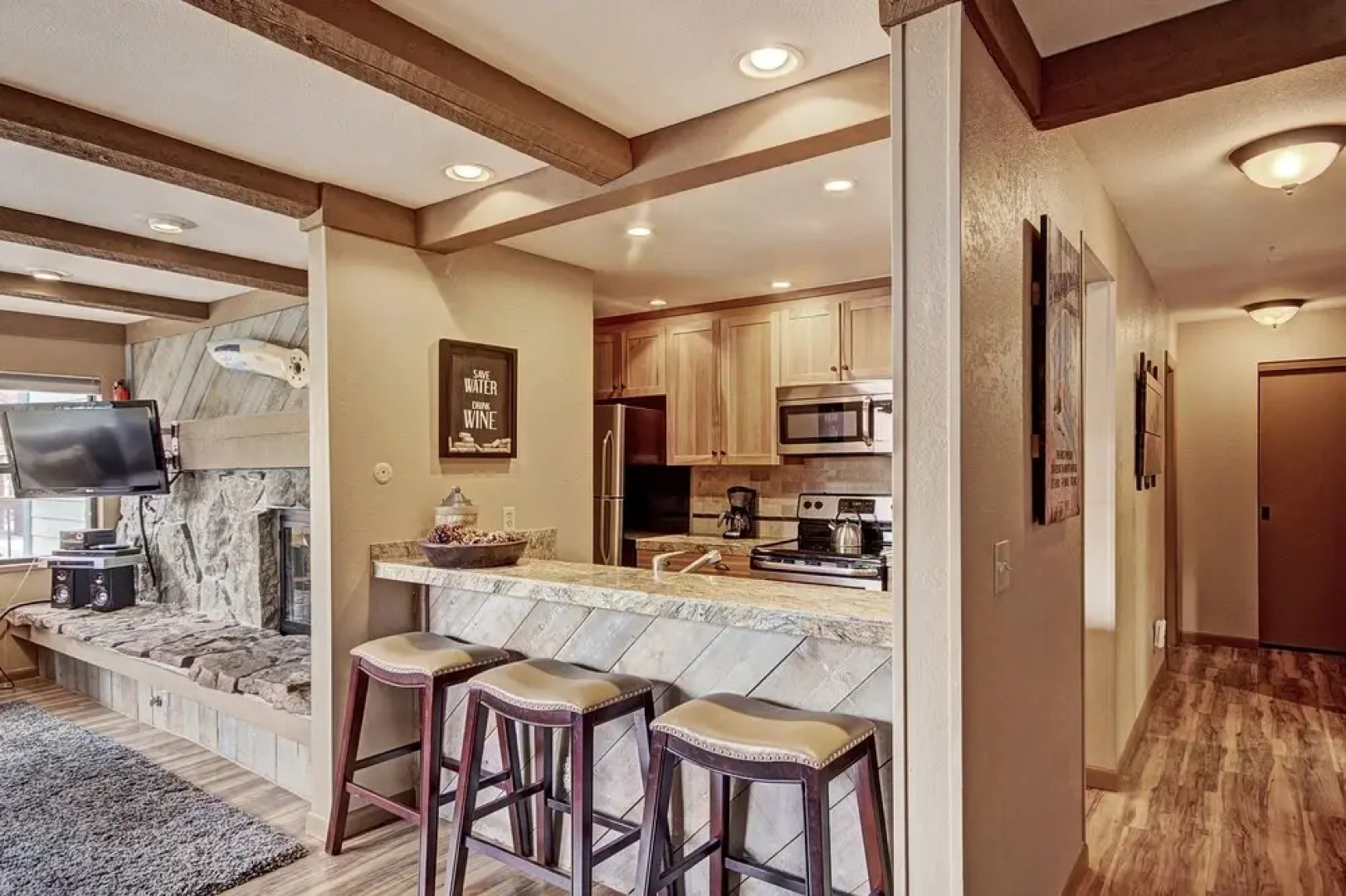 Longbranch 216 2 Bedroom Condo by RedAwning