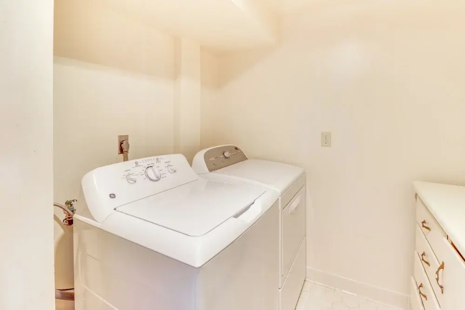 Walk to Shore: Outer Banks Beach Bungalow