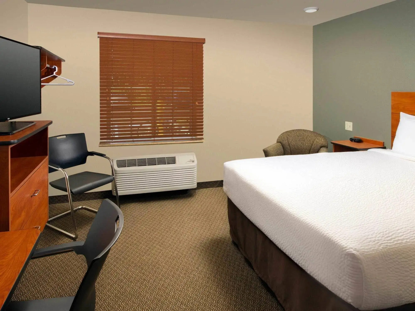 Extended Stay America Select Suites - Akron - South