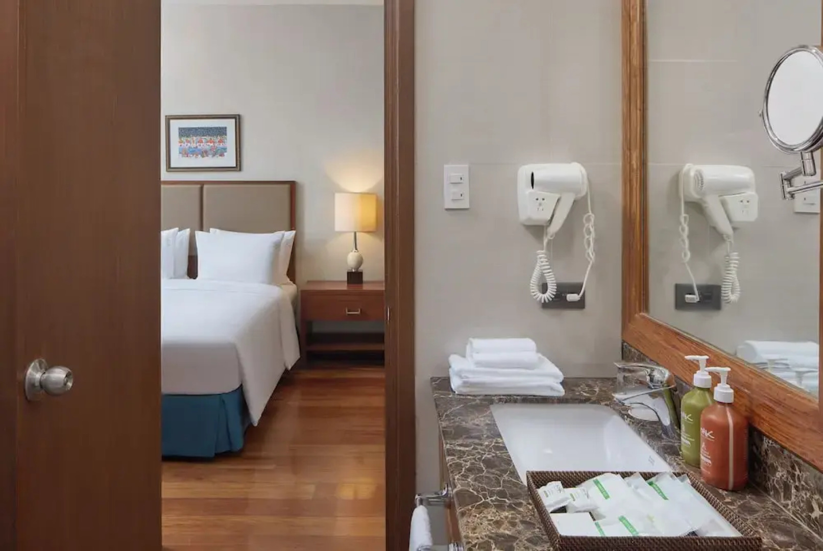 Holiday Inn & Suites Batangas Limapark