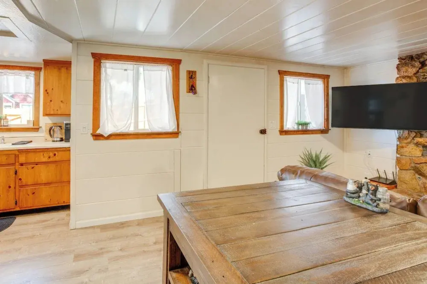 Walk to Beach: Dog-friendly Cabin in Glenbrook!