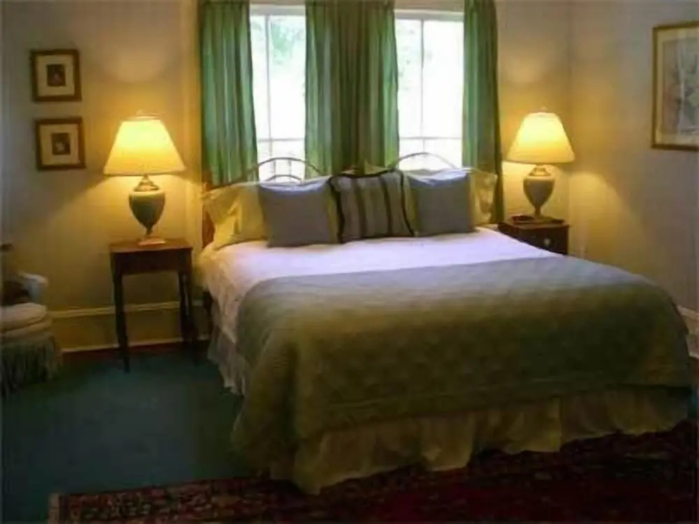 Oak Manor Inn