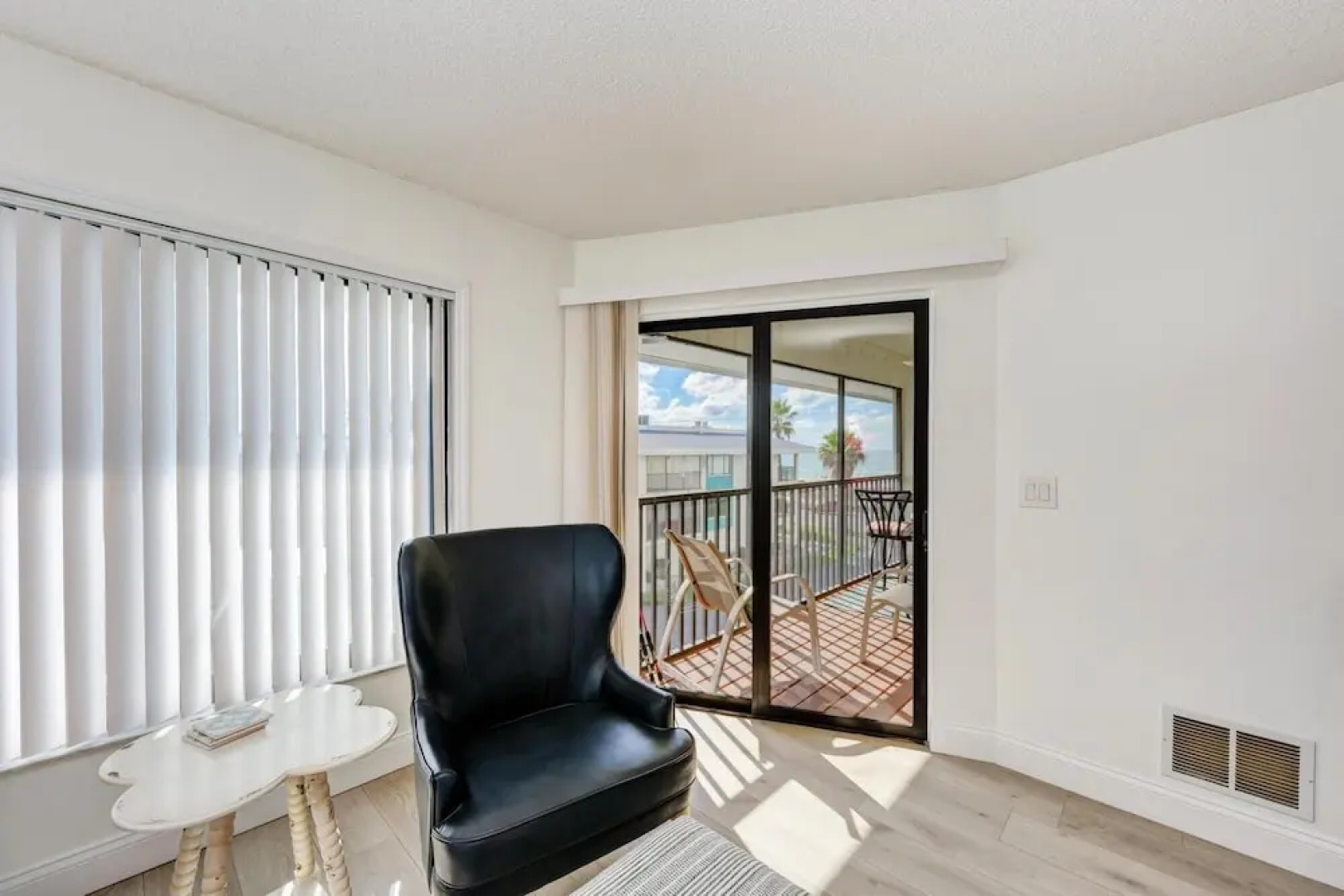 Absolute Paradise Ami-private Beach Access-water Views From Every Window-heated Pool- Walk To 14 Restaurants