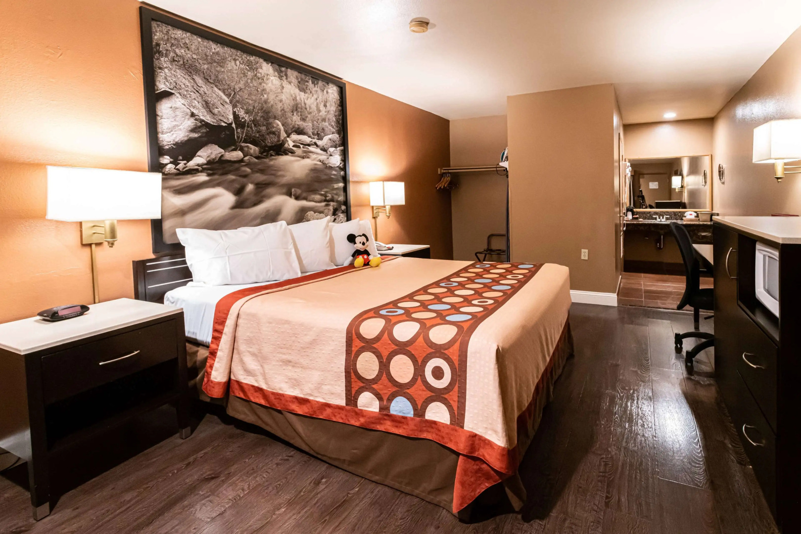 Super 8 by Wyndham Anaheim/Disneyland Drive