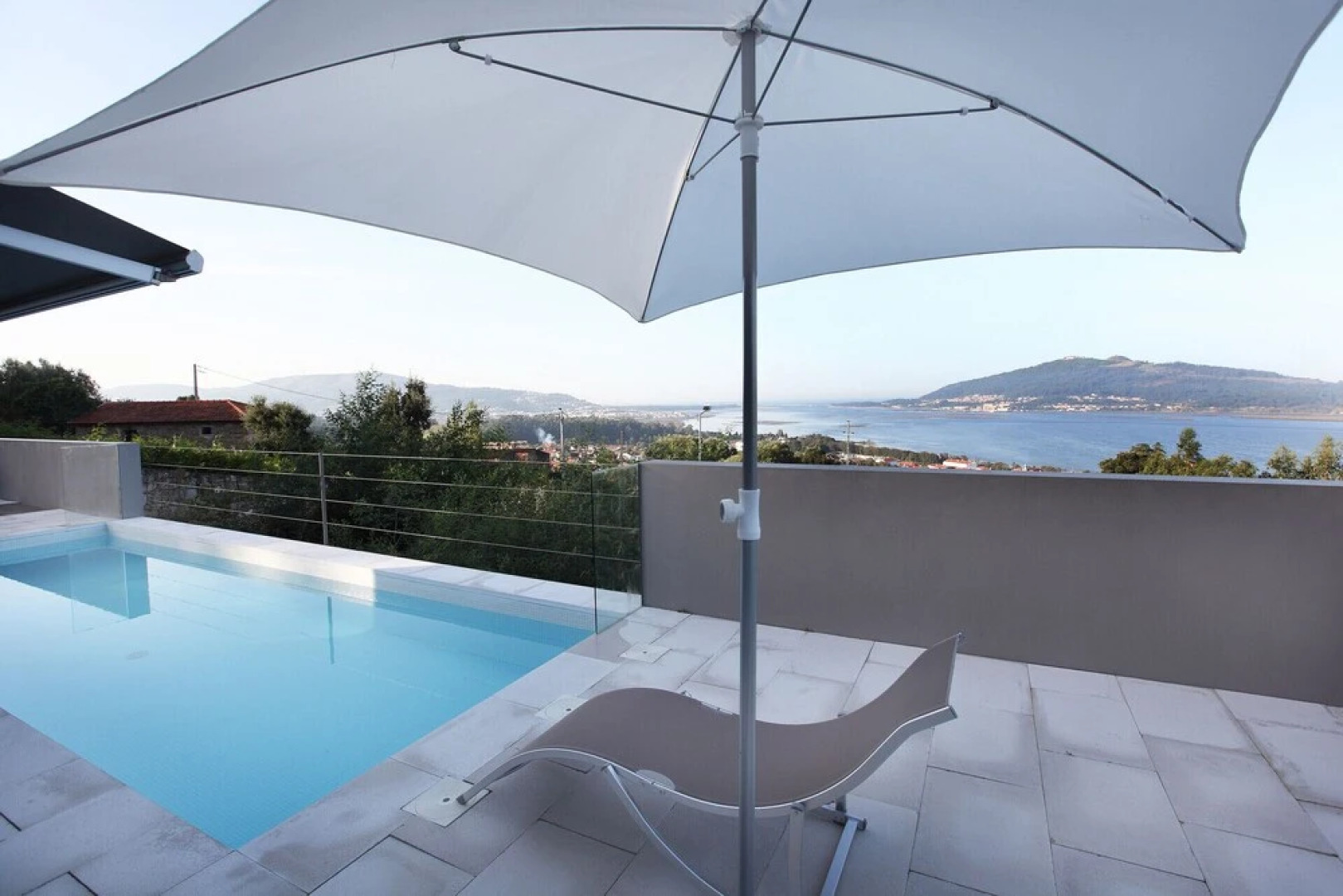 Pool Wifi Parking Fireplace Mystay