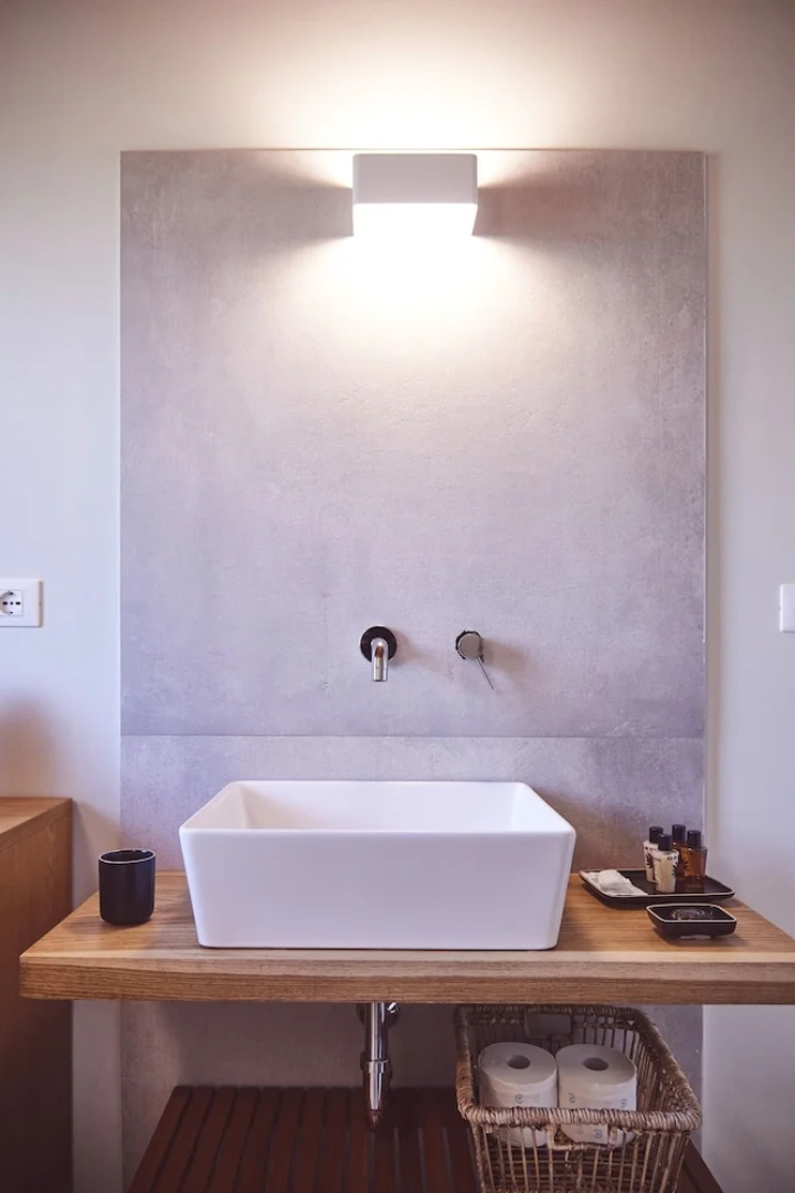 AQVAE Unconventional Country House