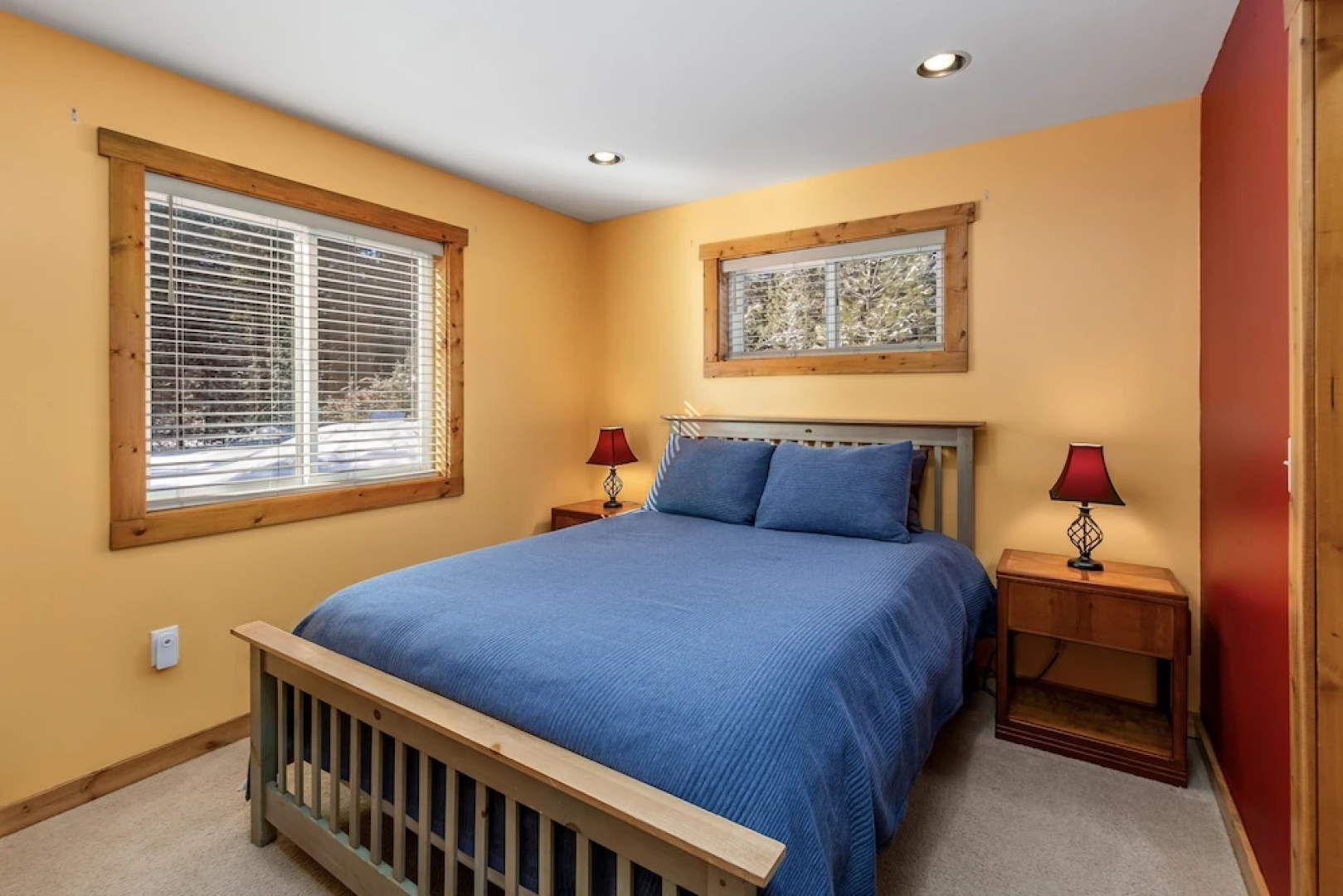 Peterson Acres 3 Bedroom Home by NW Comfy Cabins by RedAwning