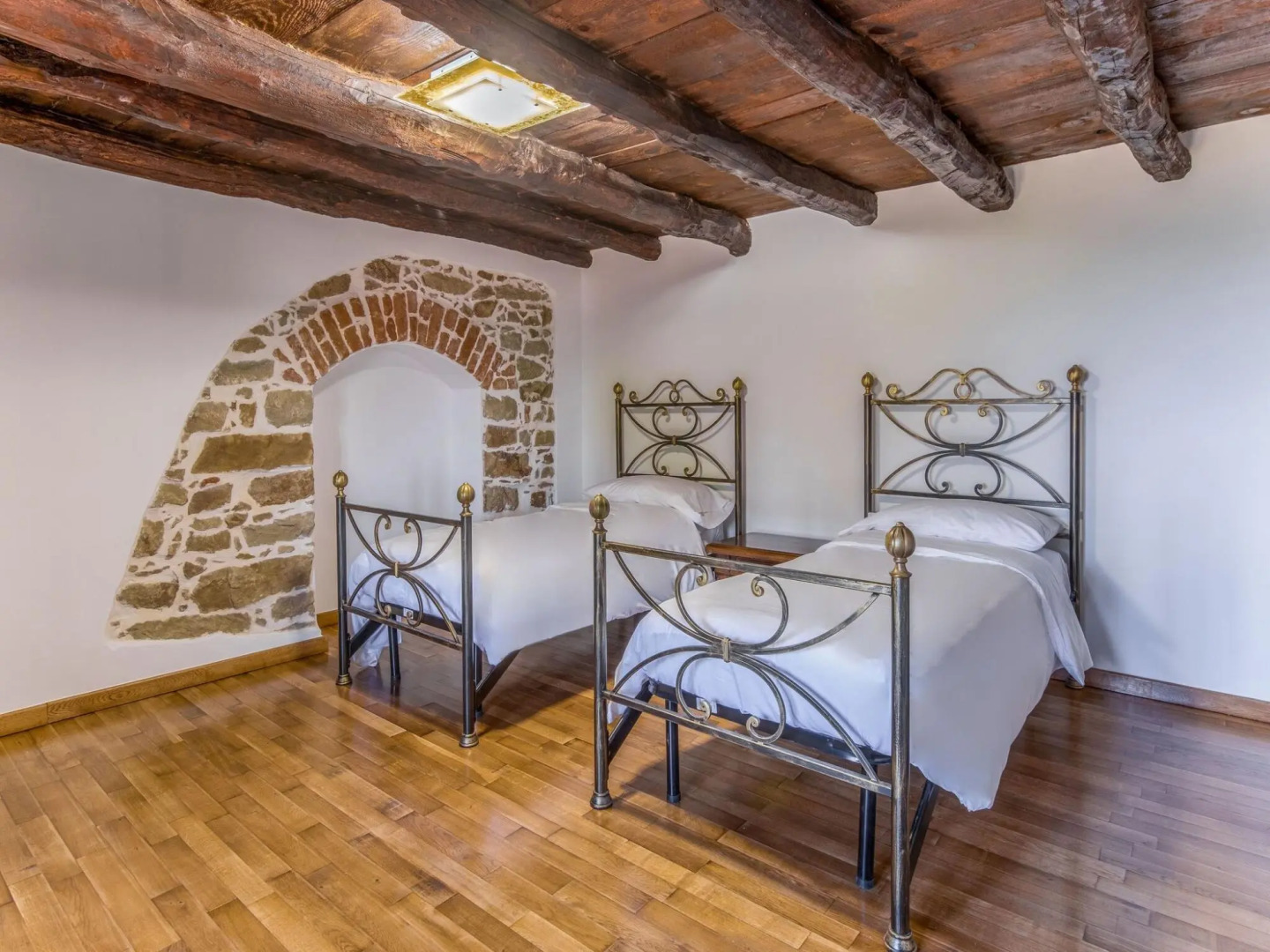 Lavish Sicilian Villa With Pool