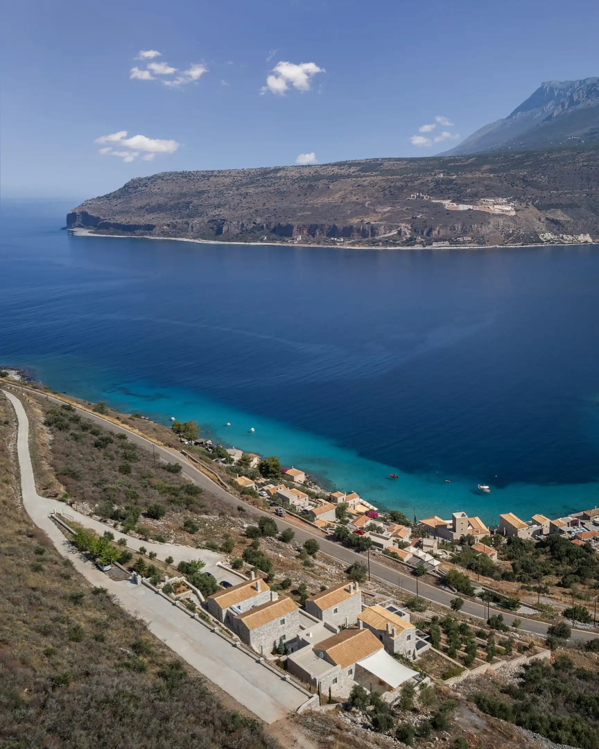 Trapela Limeni Luxury Suites