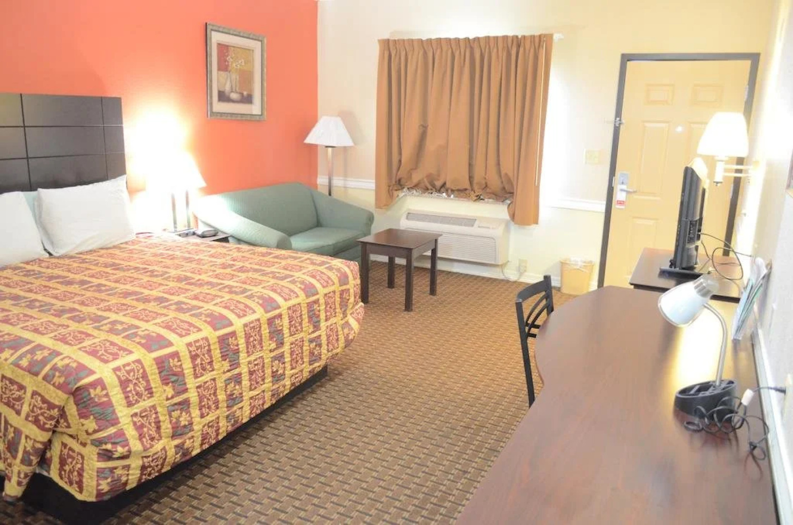 Budget Host Inn & Suites