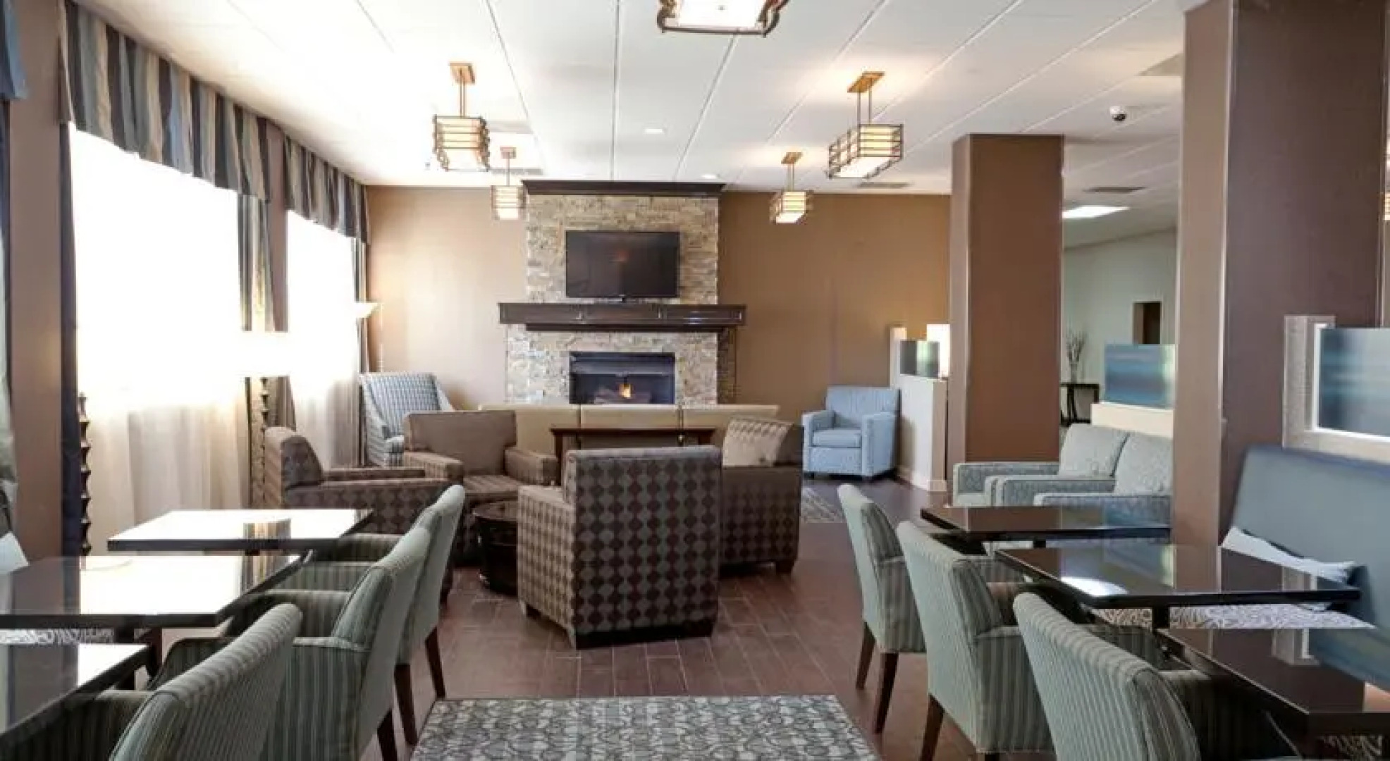 DoubleTree by Hilton Clarksville Riverview