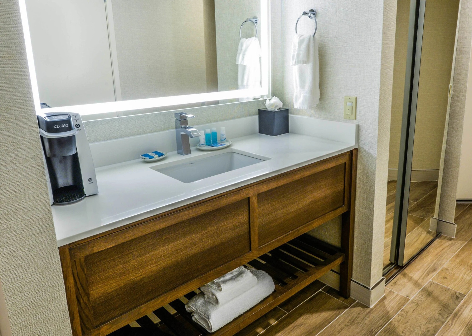 Best Western Plus Laguna Brisas Spa Hotel