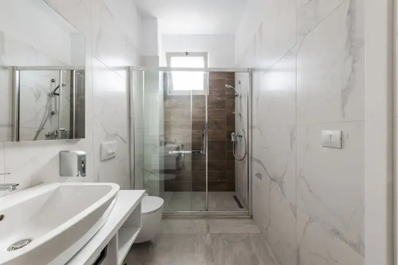 Stylish Studio With Spacious Balcony -trendafili