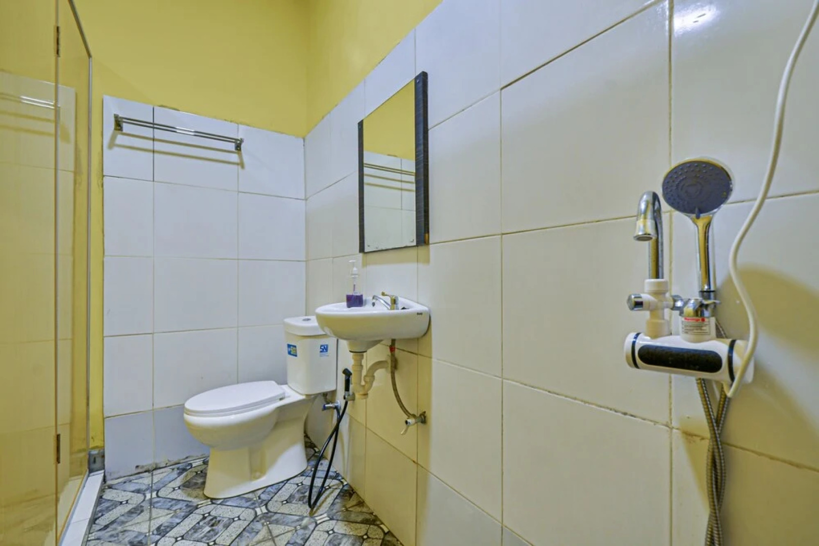 OYO 90259 Apollo Inn