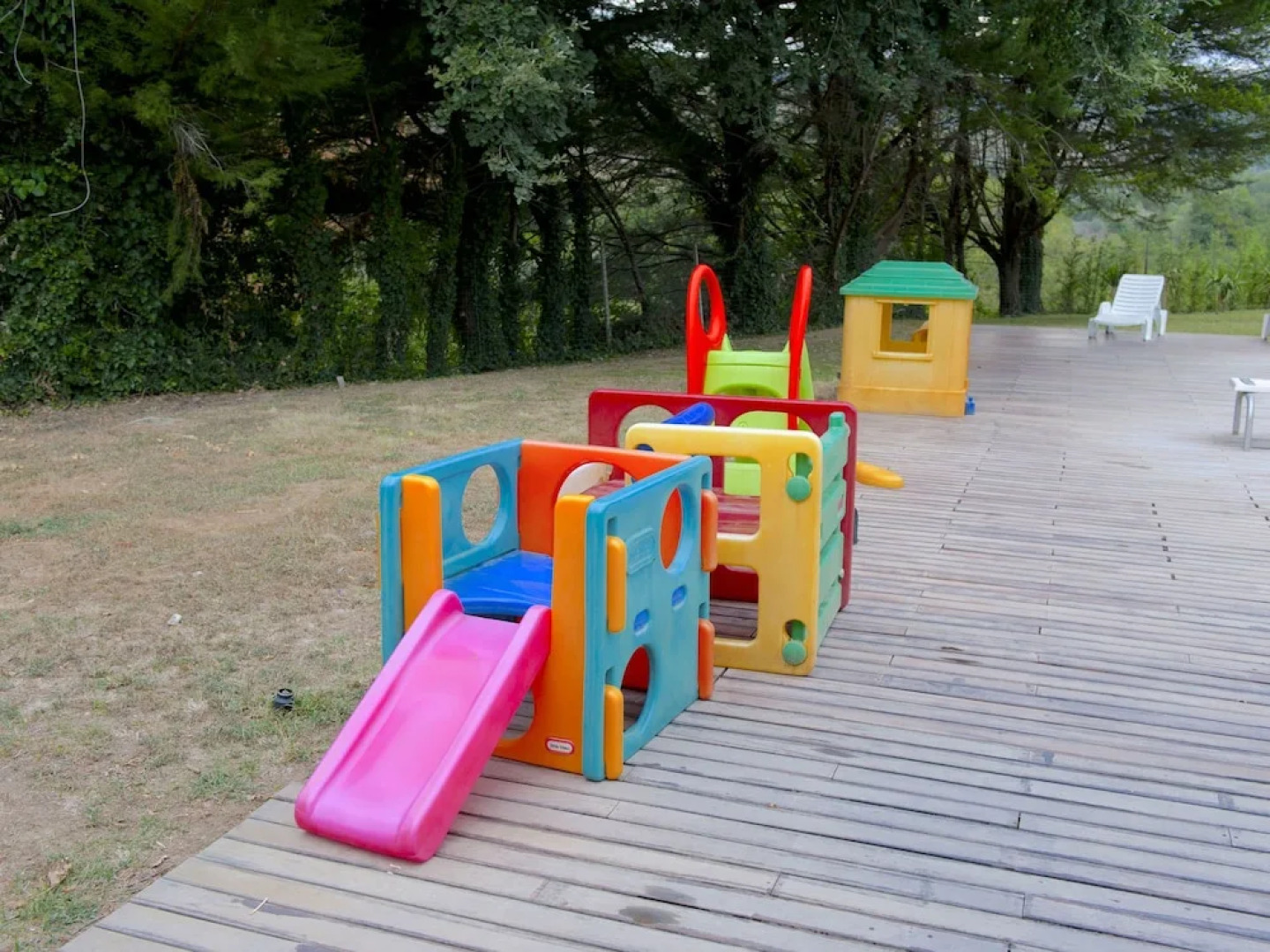 Spacious Apartment in the Hills in a Nature Park