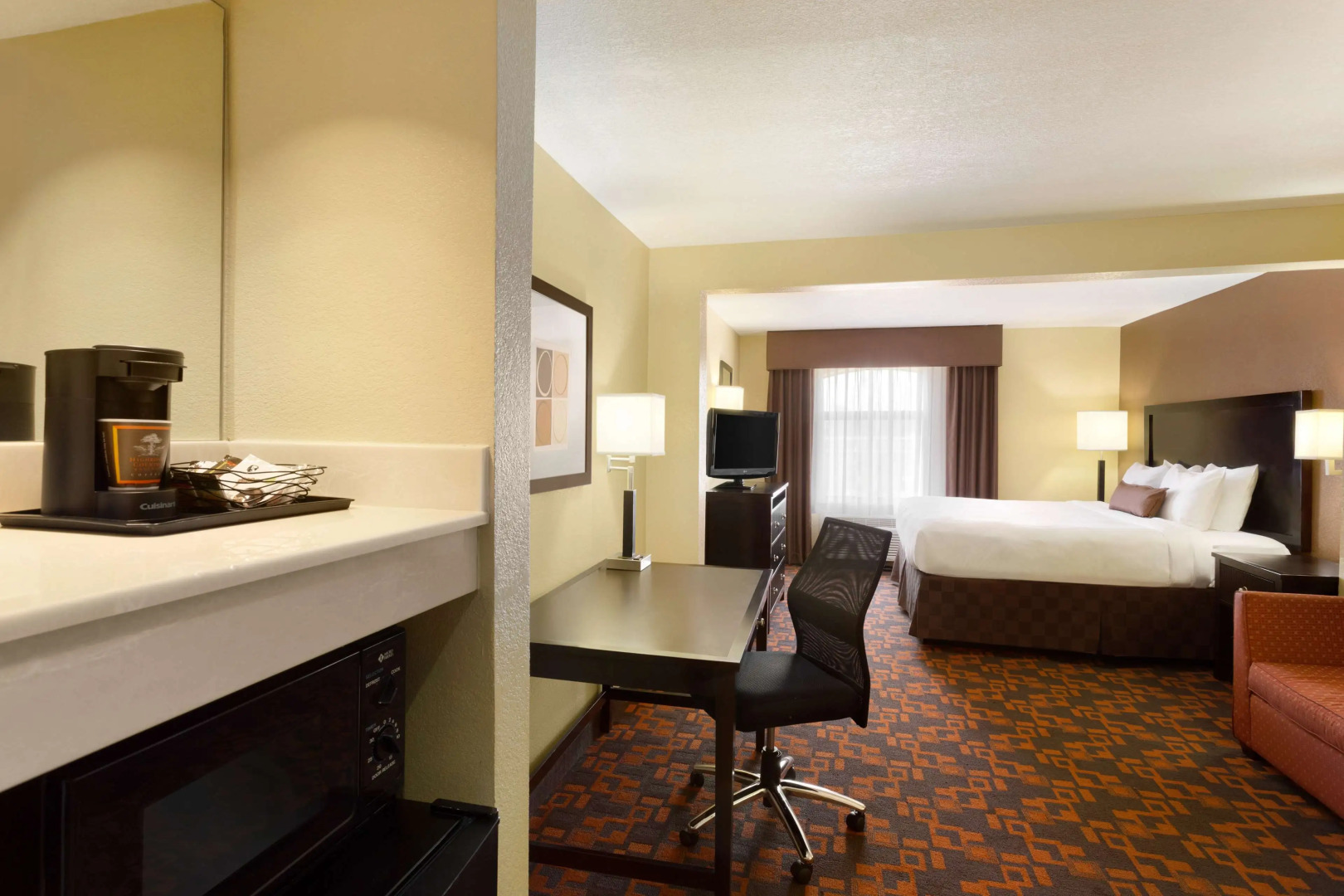 Townhome Inn & Suites