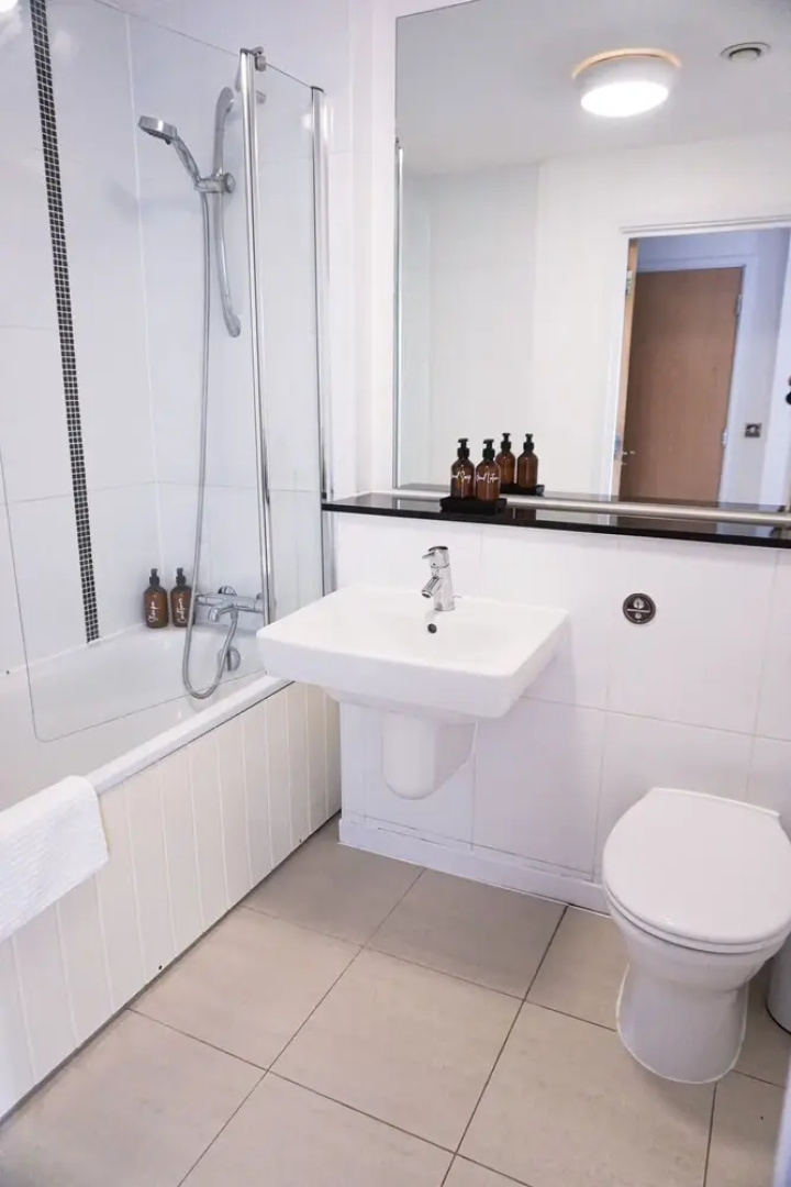 City Centre Apartment - Free Parking, Wifi & Netflix