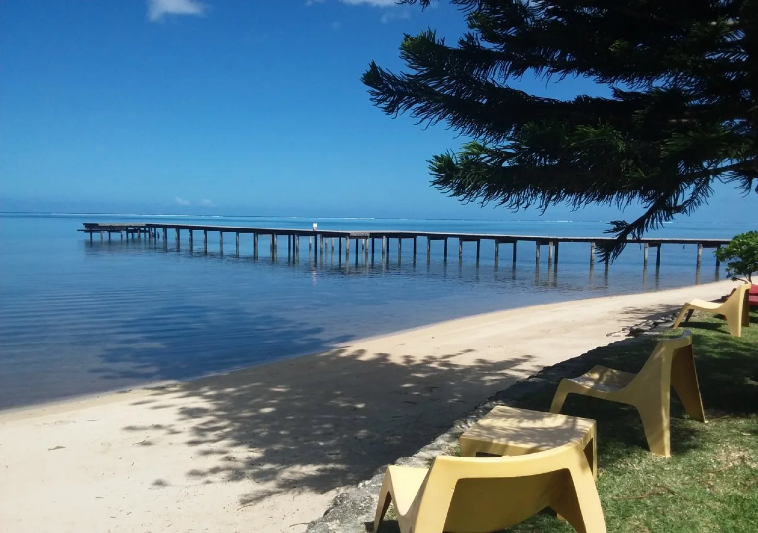 Linareva Moorea Beach Resort