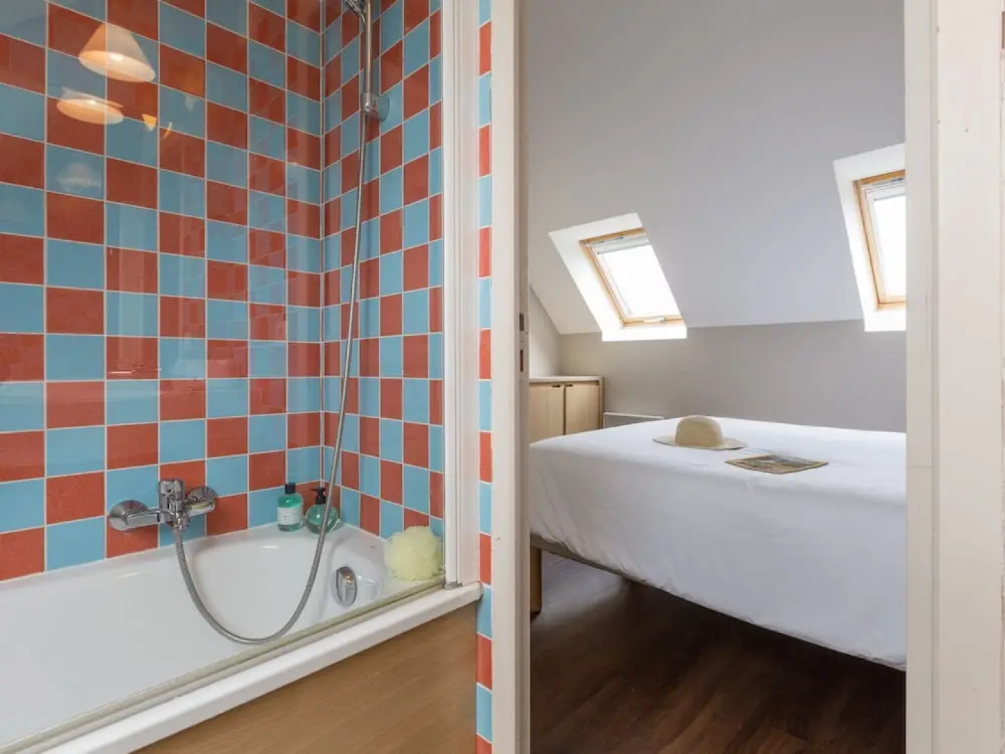 Modern Apartment With Buth tub Near the Historic Omaha Beach