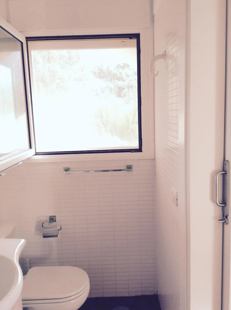 Villa in protected space in front of the sea