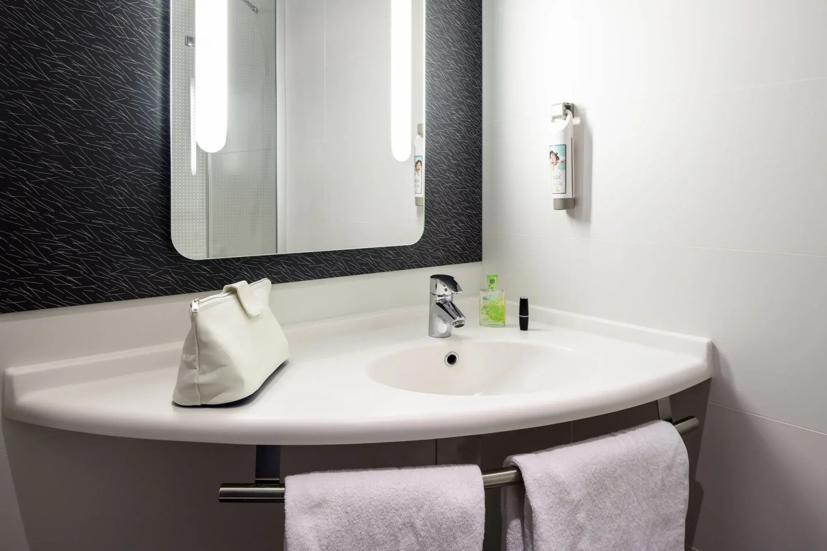 ibis Saint Quentin Basilique