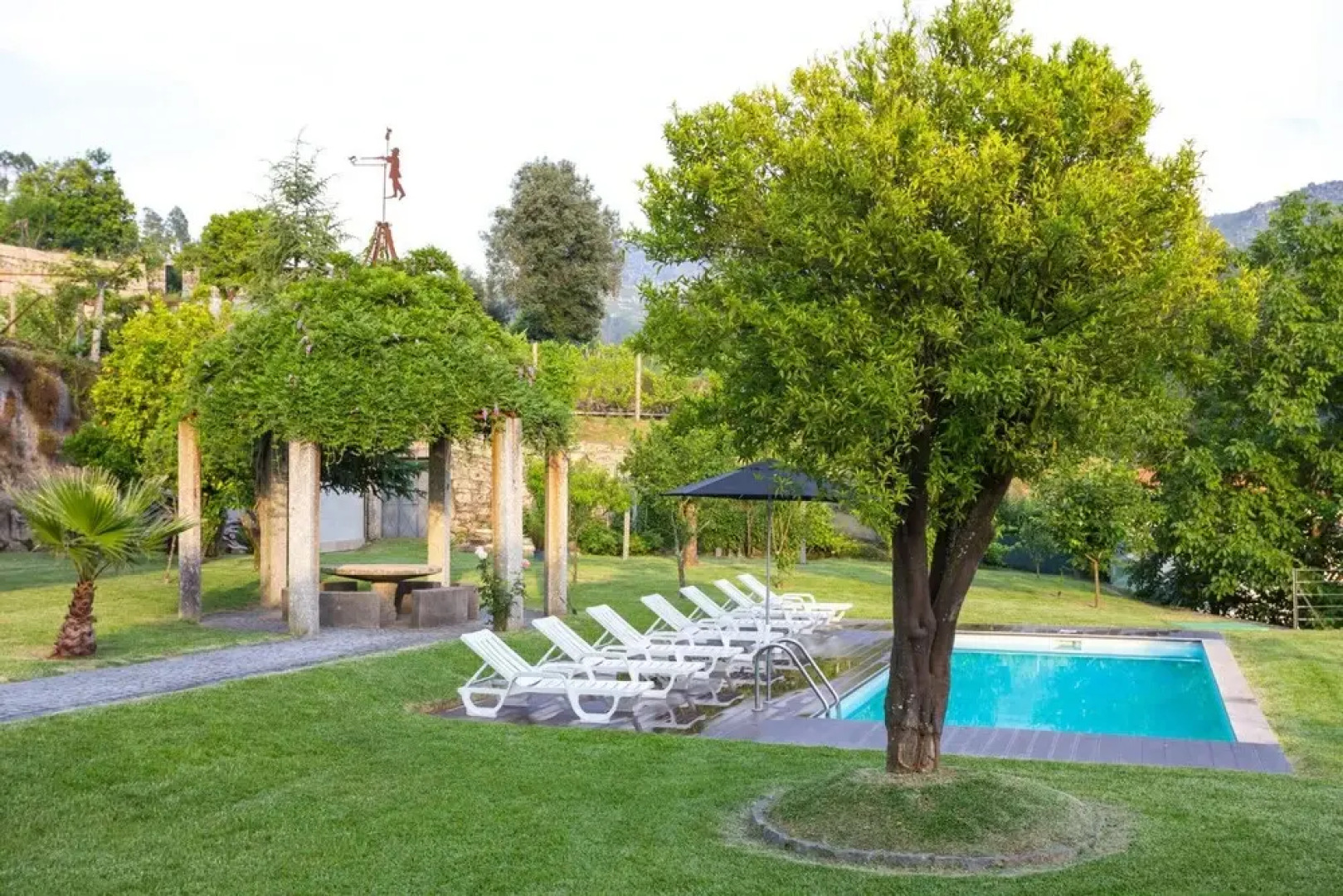 Villa with 3 bedrooms in Sobradelo da Goma with wonderful mountain view private pool enclosed garden 60 km from the beach